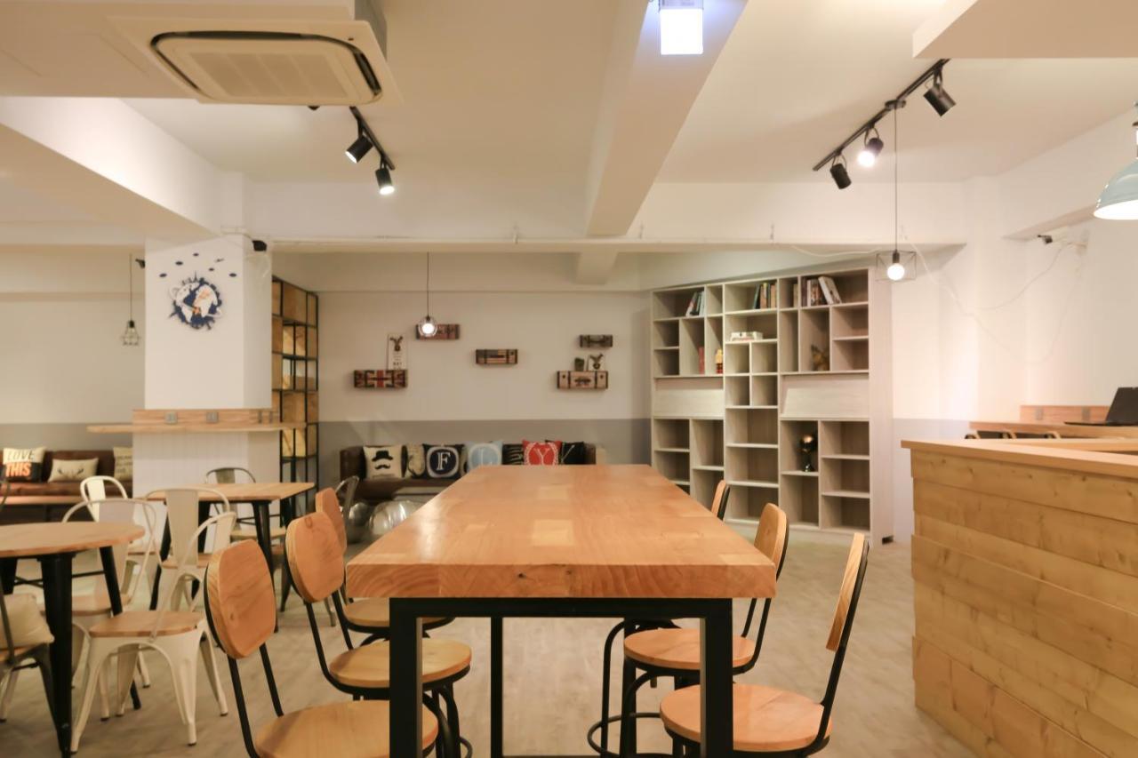 גאושיונג Flyinn Hostel מראה חיצוני תמונה