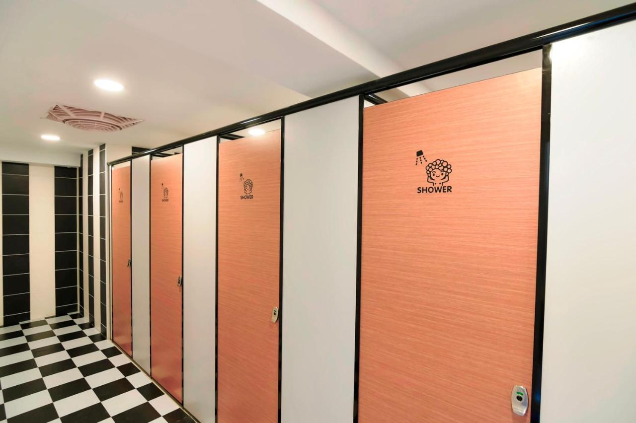 גאושיונג Flyinn Hostel מראה חיצוני תמונה