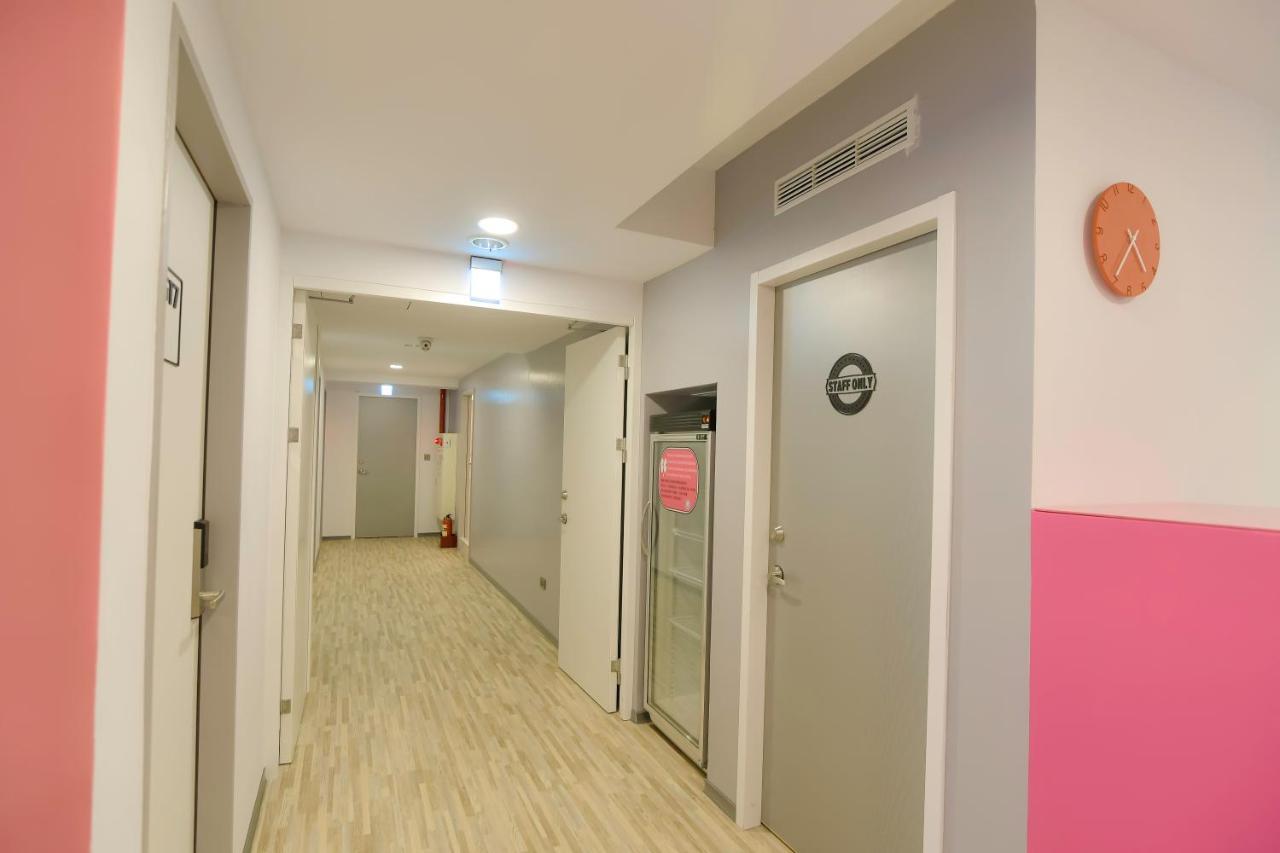 גאושיונג Flyinn Hostel מראה חיצוני תמונה