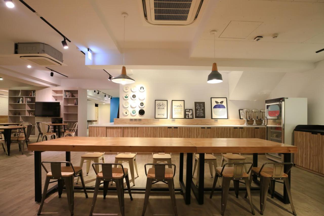 גאושיונג Flyinn Hostel מראה חיצוני תמונה