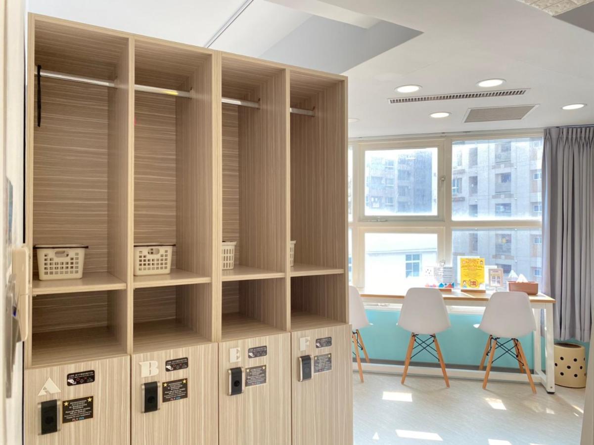 גאושיונג Flyinn Hostel מראה חיצוני תמונה