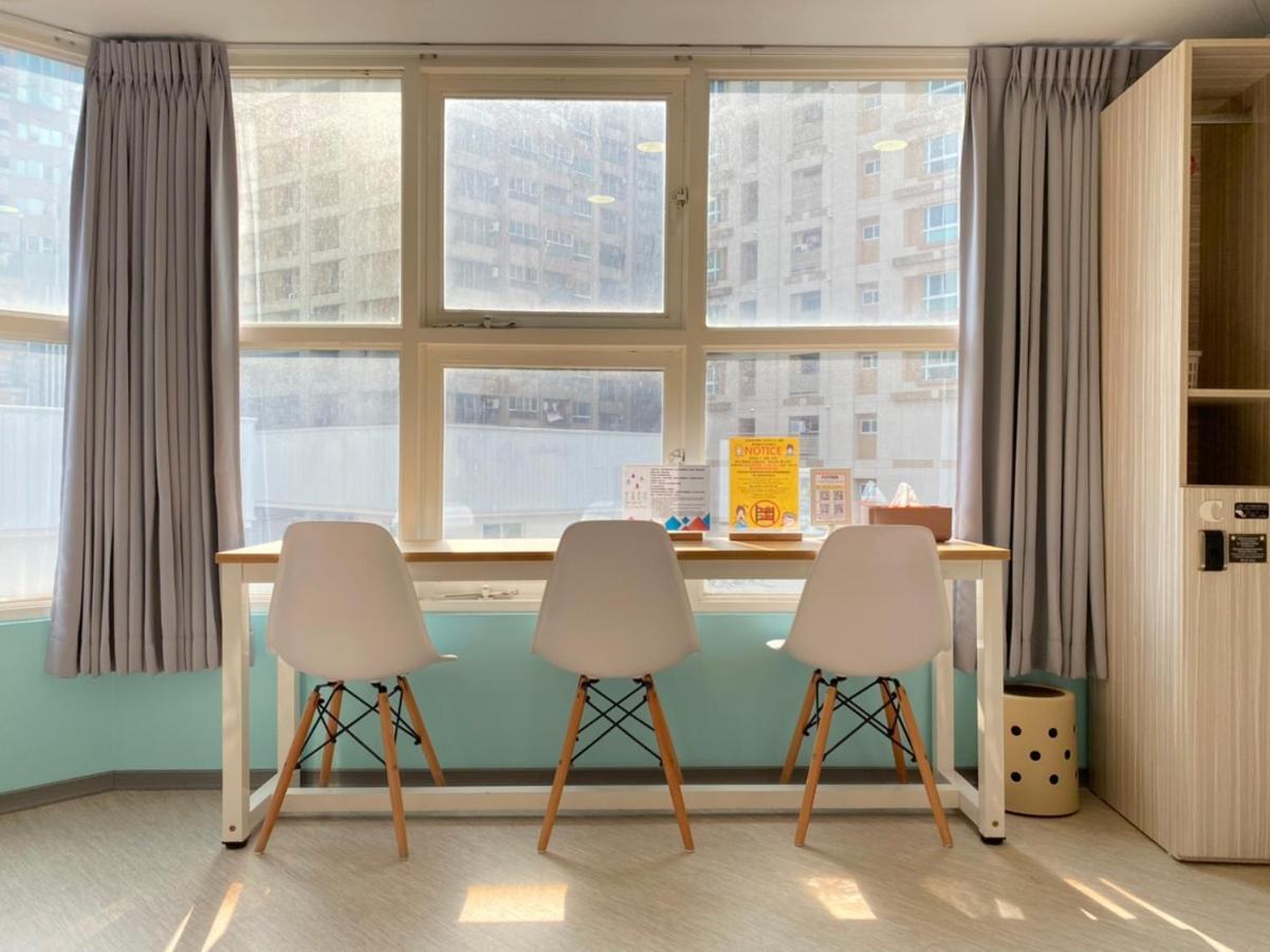 גאושיונג Flyinn Hostel מראה חיצוני תמונה