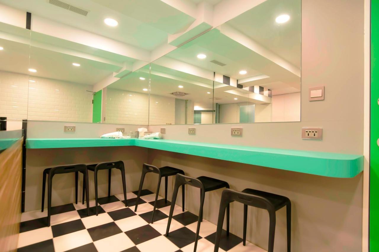 גאושיונג Flyinn Hostel מראה חיצוני תמונה