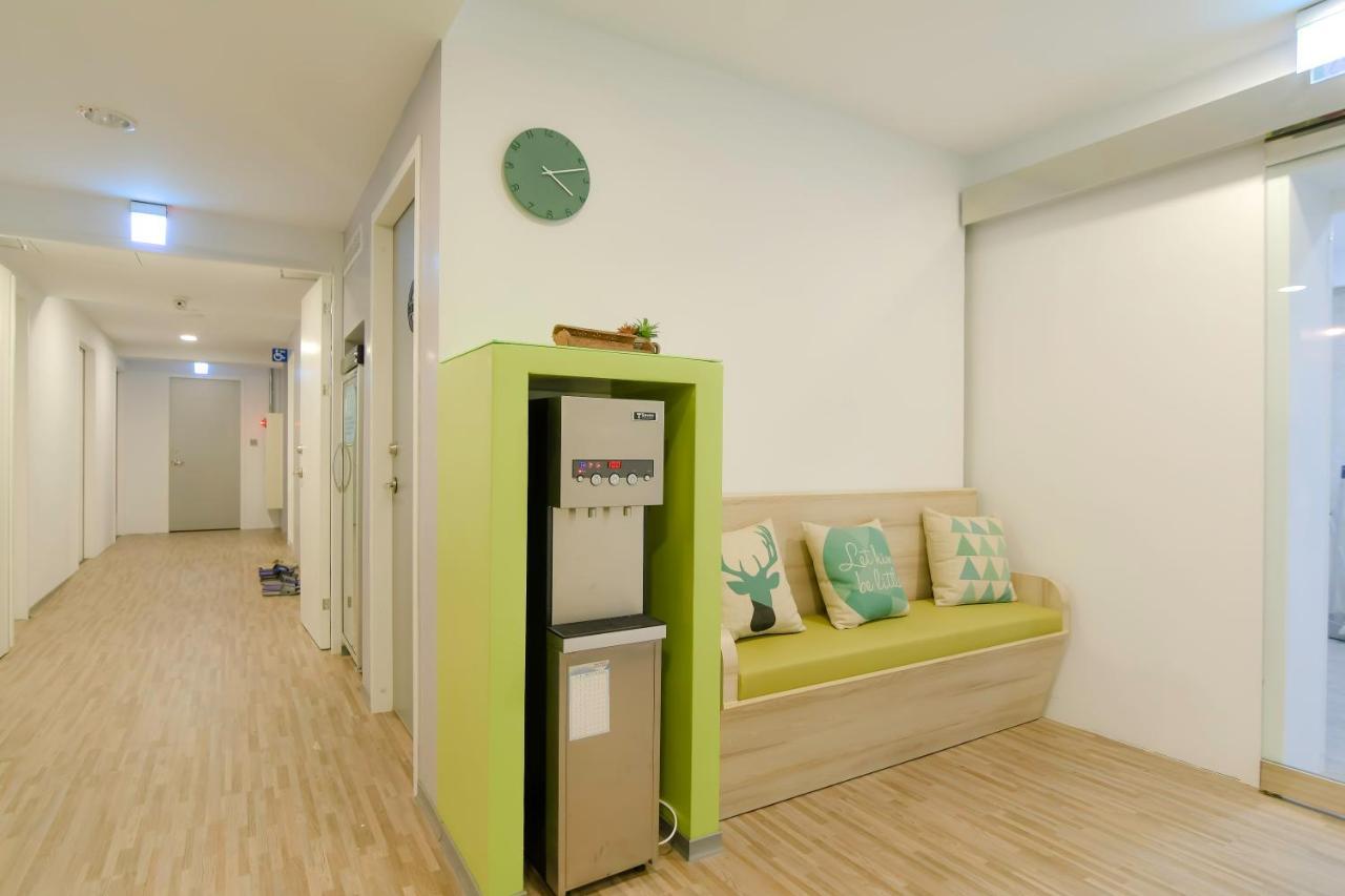 גאושיונג Flyinn Hostel מראה חיצוני תמונה